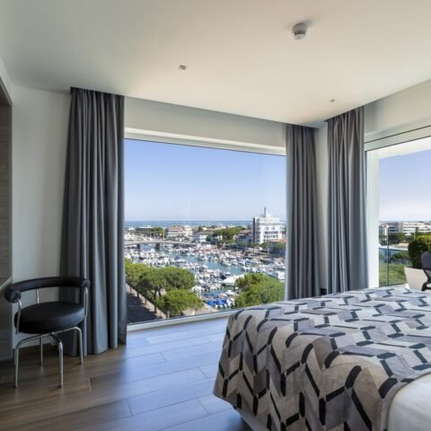 Executive Ocean Suite